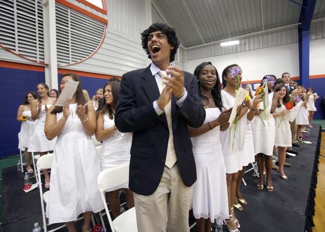 GRADUATION_2008_033
