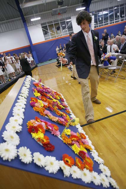 GRADUATION_2008_049
