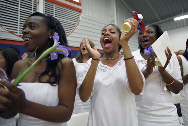 GRADUATION_2008_051